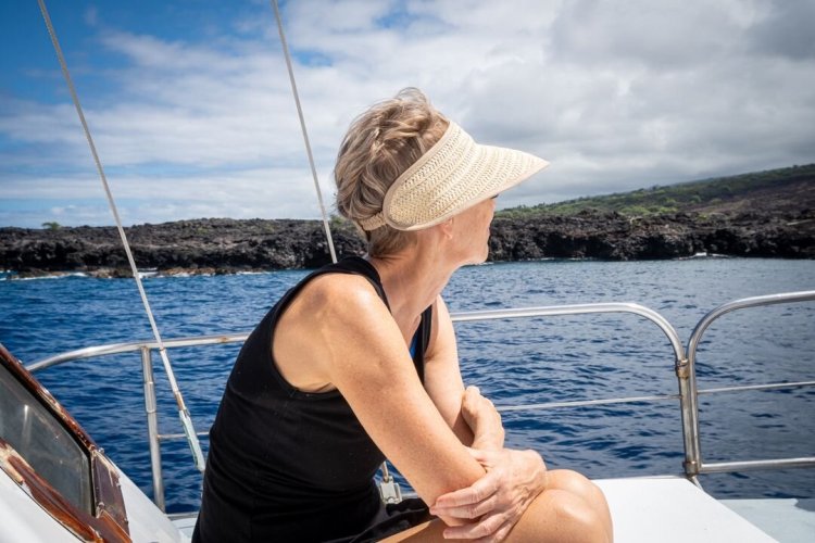 Check out this post on refinery29 about everlane's s.f. Sailing Big Island Kona Sunset Tour Kona Style