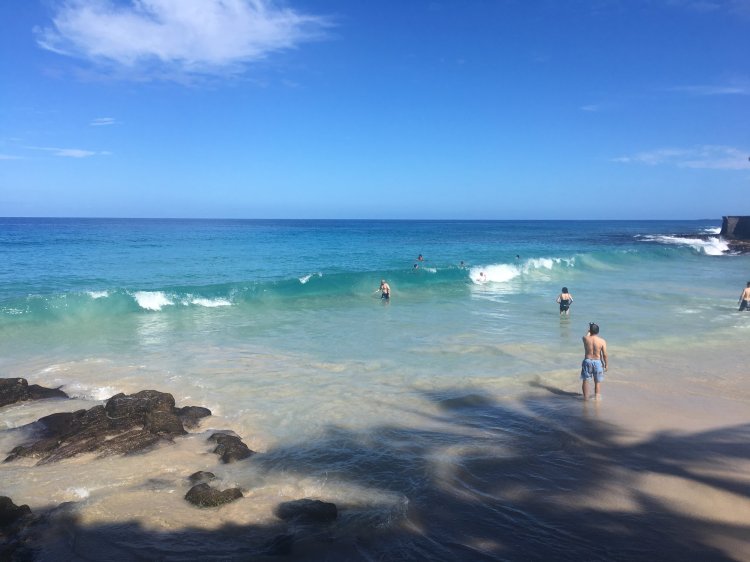 The area, very small and shallow, is sheltered by the harbor . Best Kona Beaches My Hawaii Hostel