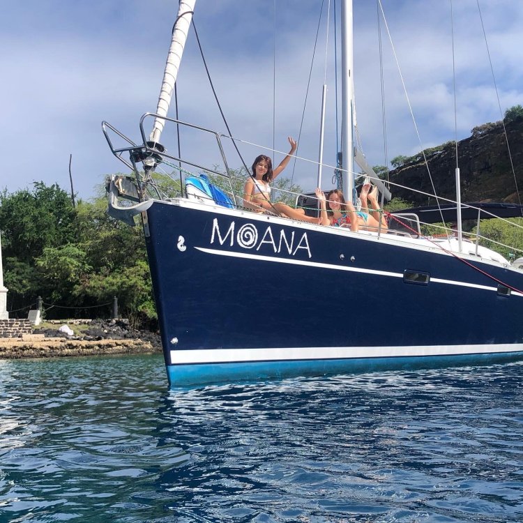 Read about the very first of ray kroc's mcdonald's, which opened on april 15, 1955, in des plaines, illinois. Hawaii Sail Charters Kona Sailing Tours Sunset Sail Snorkeling Adventures Moana Our Boat