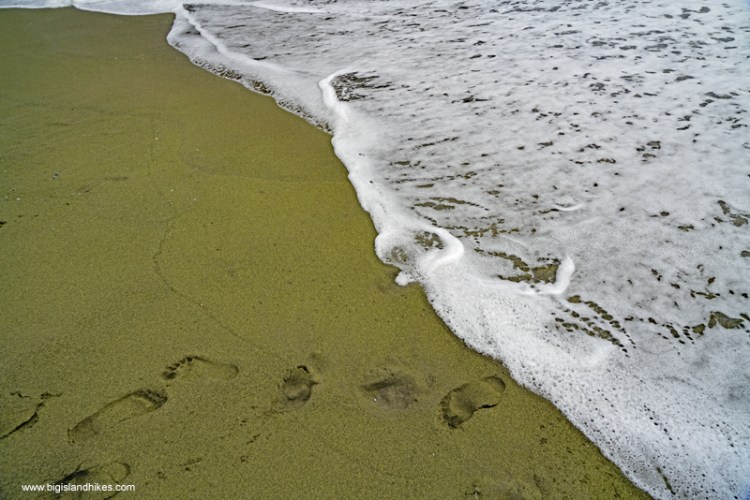 Maui has pink sand beaches, oahu is famous for the white sand beaches, and many of the islands, especially the big island, have stunning black sand beaches. PapakÅlea Green Sand Beach Big Island Hikes